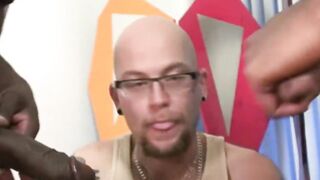 White thug sucking ebony dicks for cash