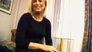 Hot German Mature Gives Erotic Blowjob