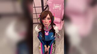 Babe Cosplay D.Va from Overwatch & Sucks Dick till Facial