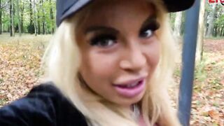 Madchen with the 6-PAck Finds Shaft in App