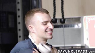 Ryan Jacobs loves the sight of Leo Louis shaft while working out