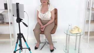 Maximum Cleavage Mommy