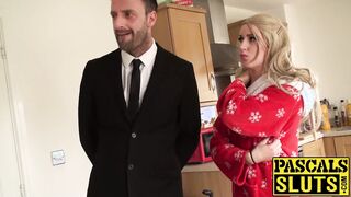 Pretty blonde girl Jasmine gets her cunt streched wide