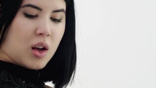 Ricky & his Willy slip into Lady Dee's Snatch