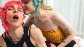 TGIRLS.PORN: Poppy & Sierra Bee Top Each Other