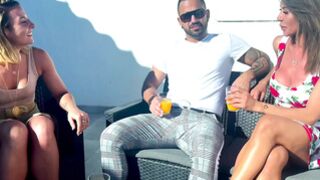 Vittoria & Pam, two naughty girls who get along wonderfully!