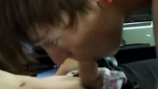 Twink guitar player receives a blowjob before analriding